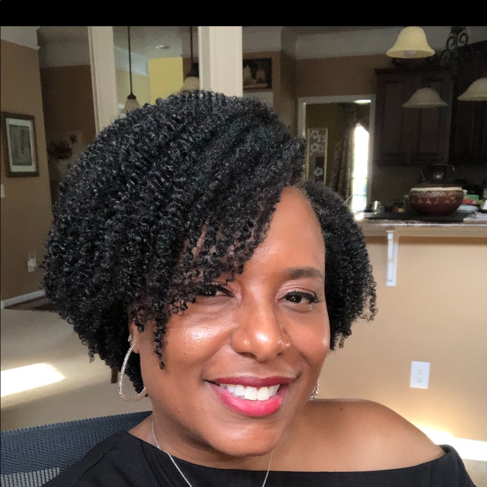 Meet your Posher, Crystal